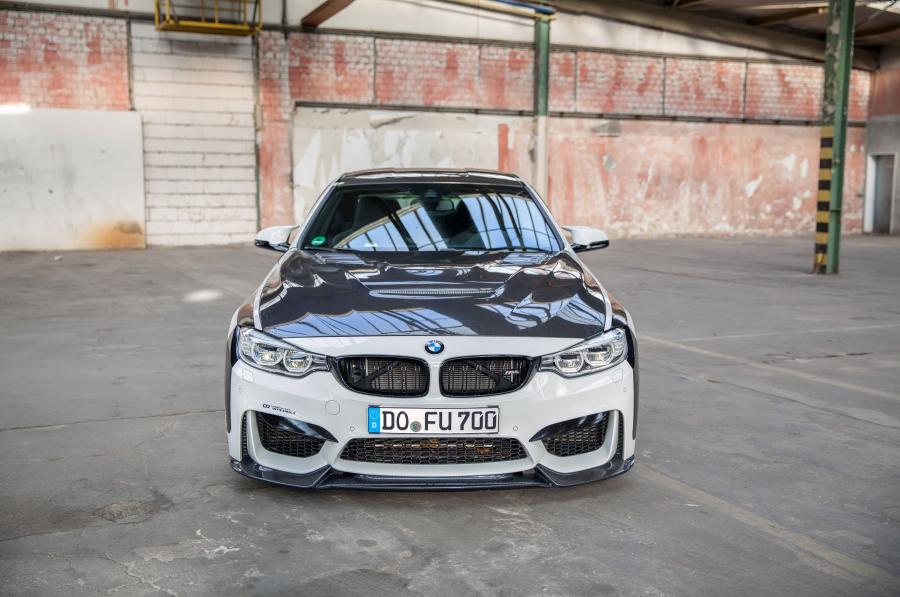  BMW M4 Coupe M4R by Carbonfiber Dynamics 2016 года  (фото 2 из 15)